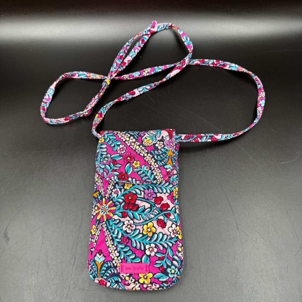 Vera Bradley quilted crossbody/shoulder bag. Lightweight cotton fabric.